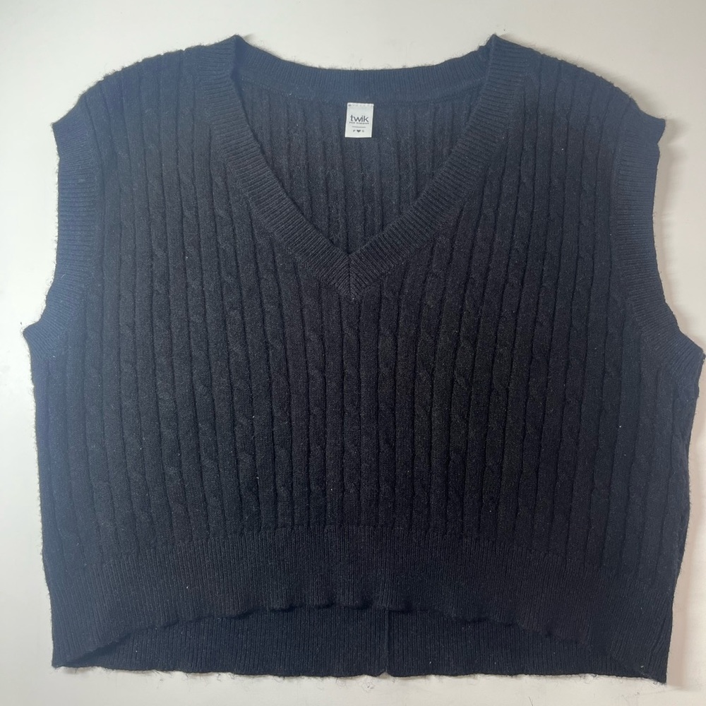 Black Knit Vest (Simons/Twik)
